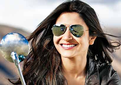 No mixing business with pleasure for Anushka Sharma